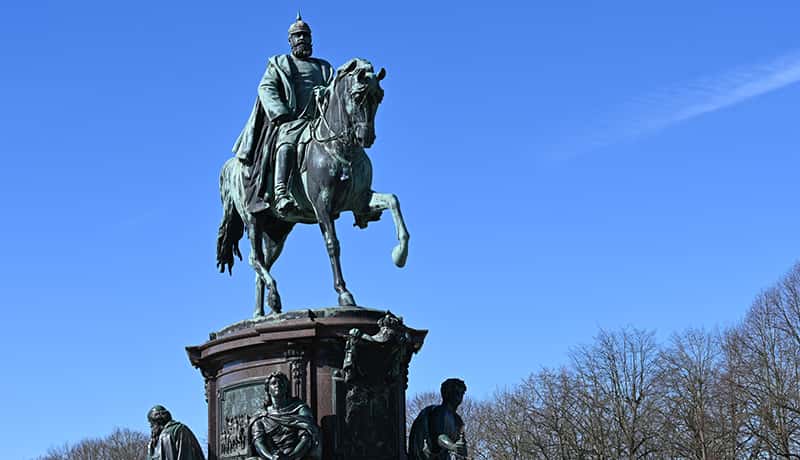 Sehenswürdigkeiten Schwerin Reiterdenkmal Friedrich Franz